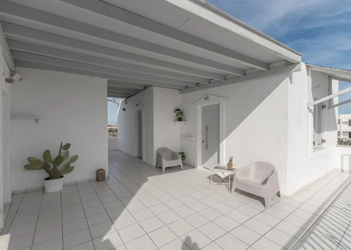 By The Sea Agia Anna * Ajía Ána